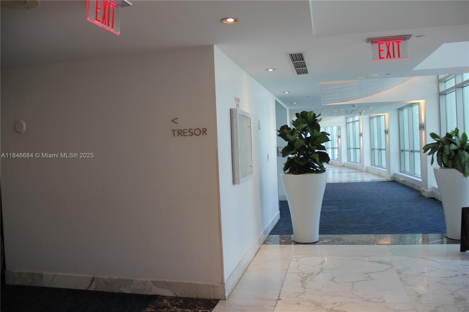 4401 Collins Ave, Miami Beach FL 33140 — 76