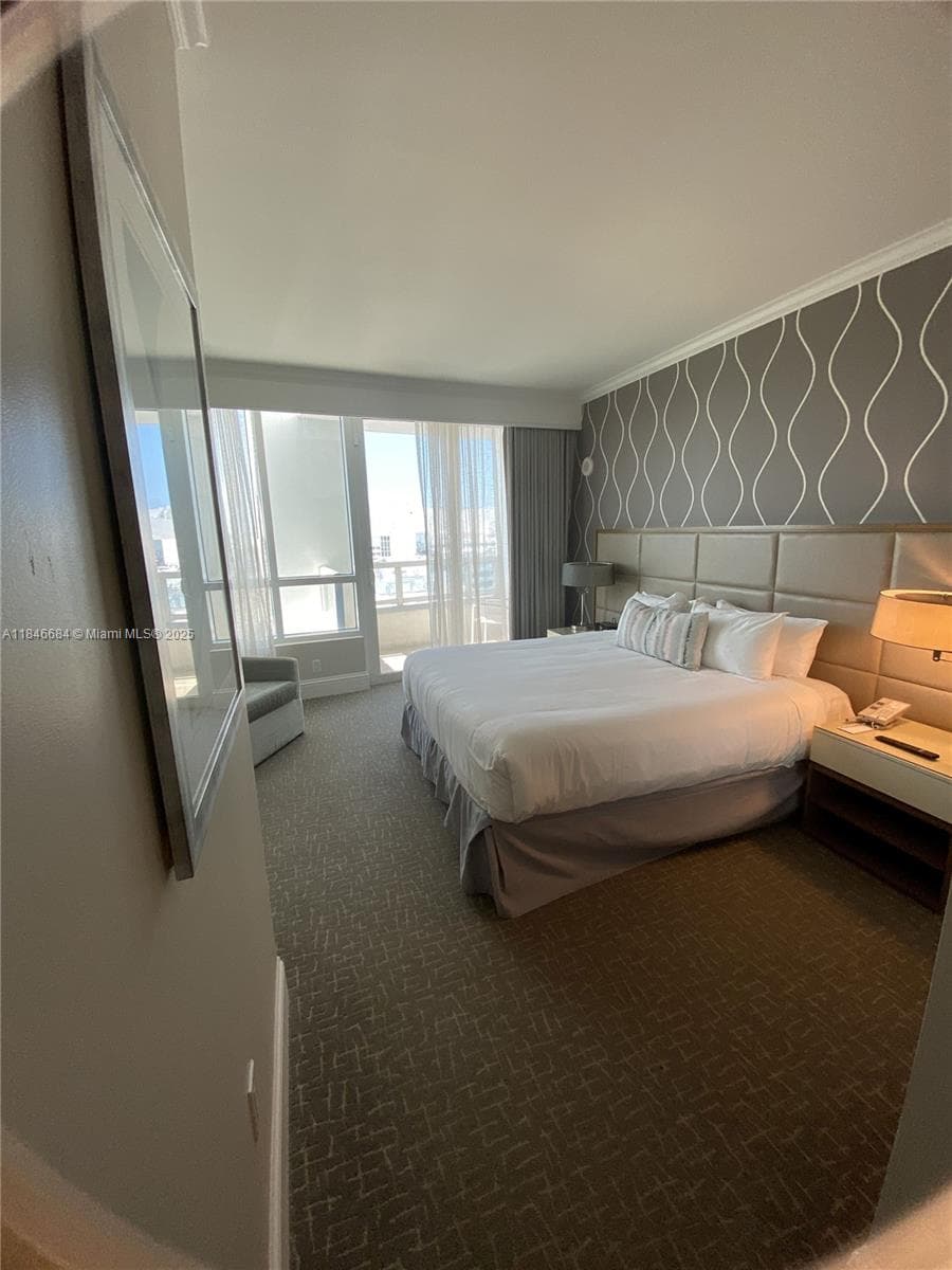 4401 Collins Ave, Miami Beach FL 33140 — 22