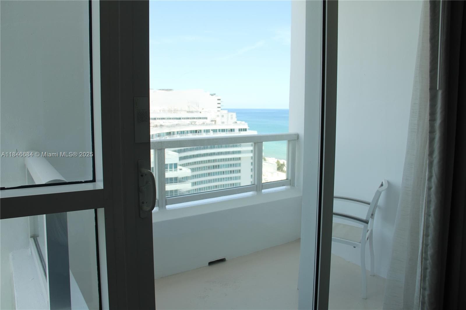 4401 Collins Ave, Miami Beach FL 33140 — 24