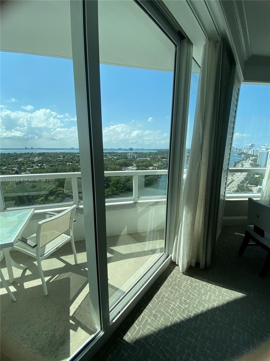 4401 Collins Ave, Miami Beach FL 33140 — 30