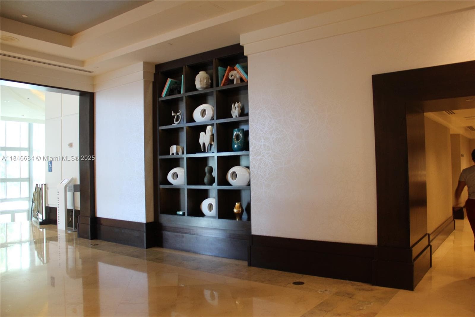 4401 Collins Ave, Miami Beach FL 33140 — 89