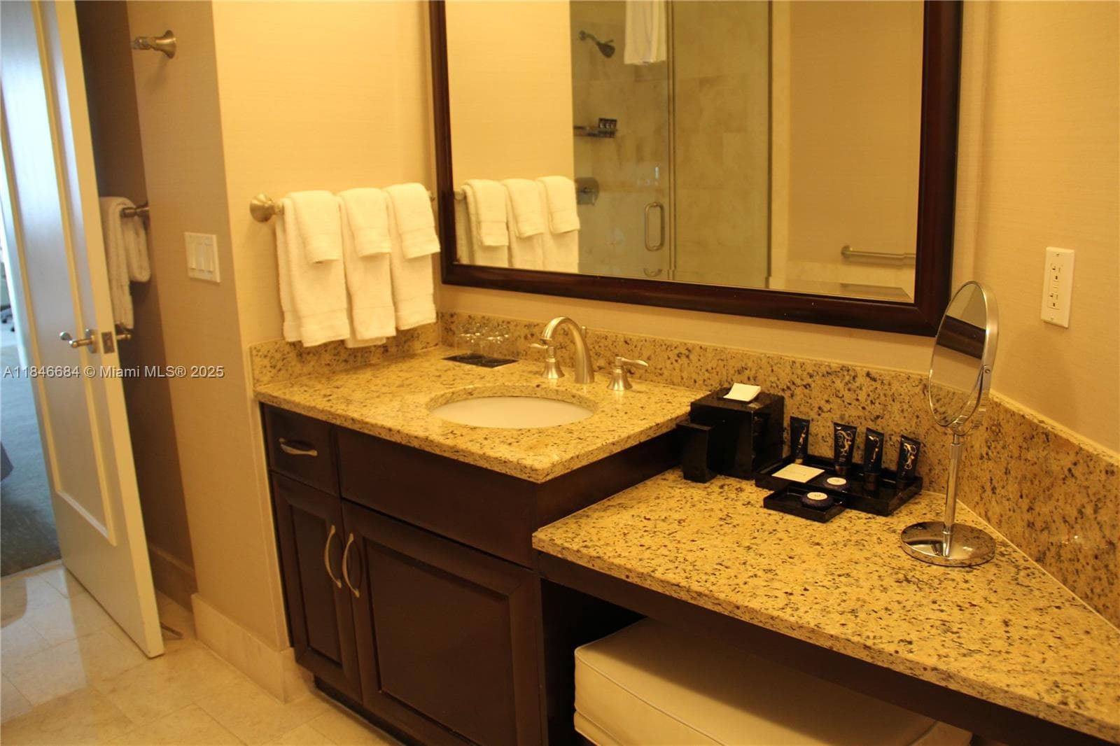 4401 Collins Ave, Miami Beach FL 33140 — 40