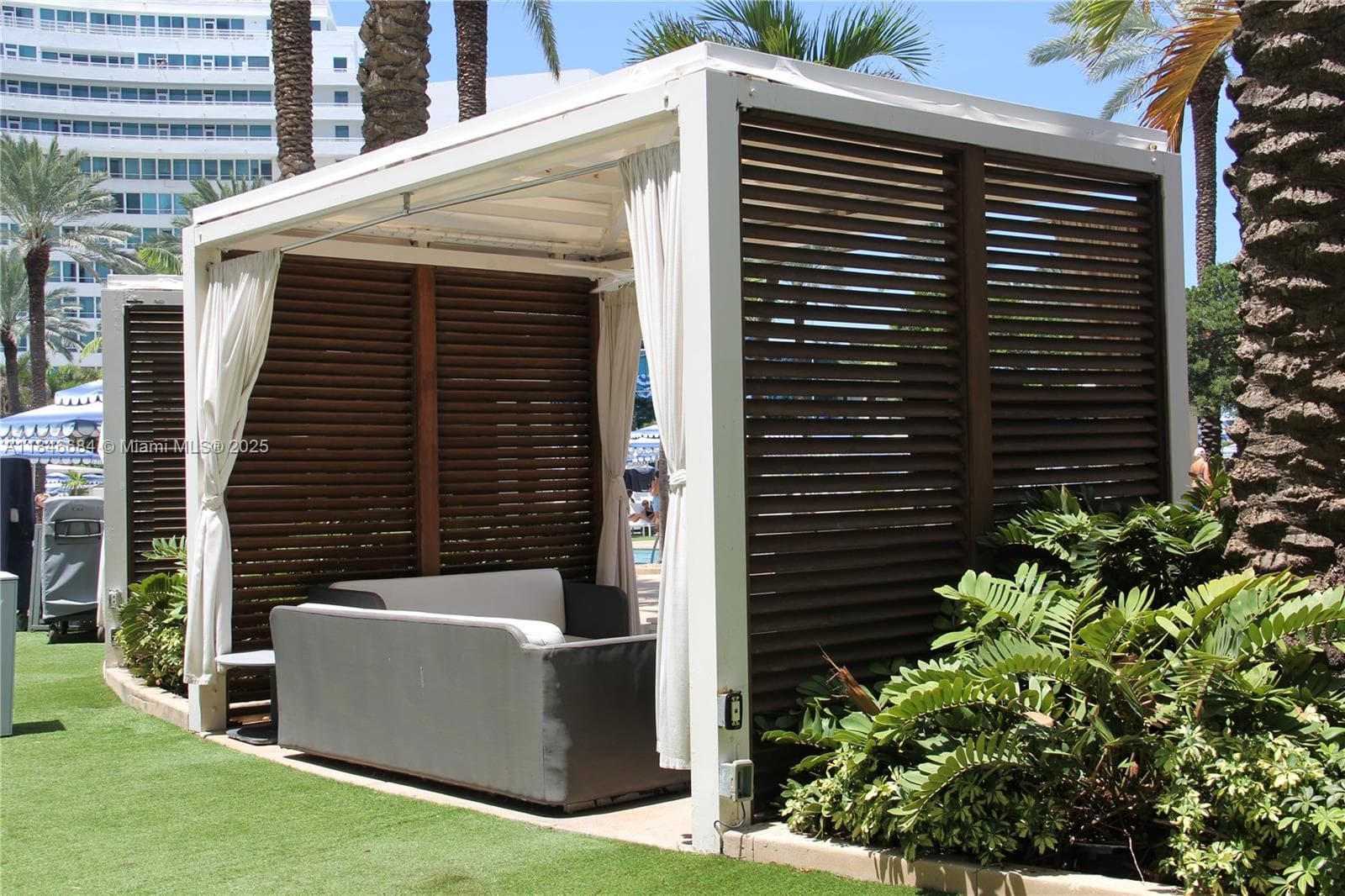 4401 Collins Ave, Miami Beach FL 33140 — 68