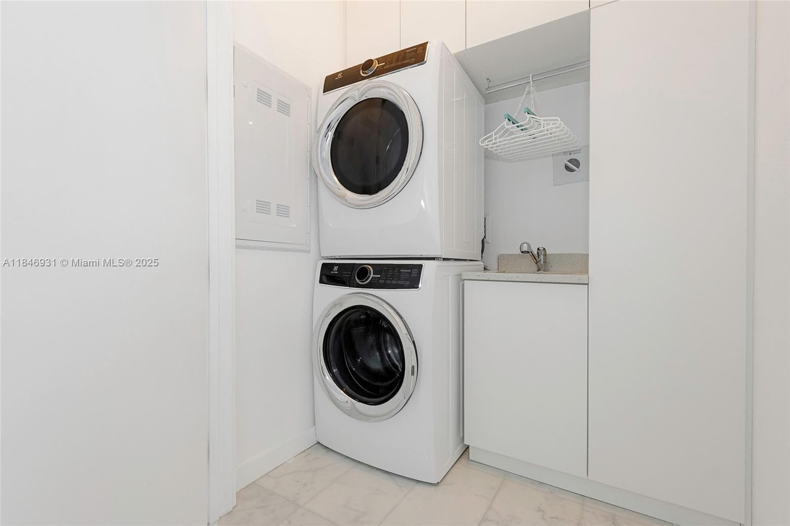 2821 S Bayshore Dr # 7B, Coconut Grove FL 33133 — 24