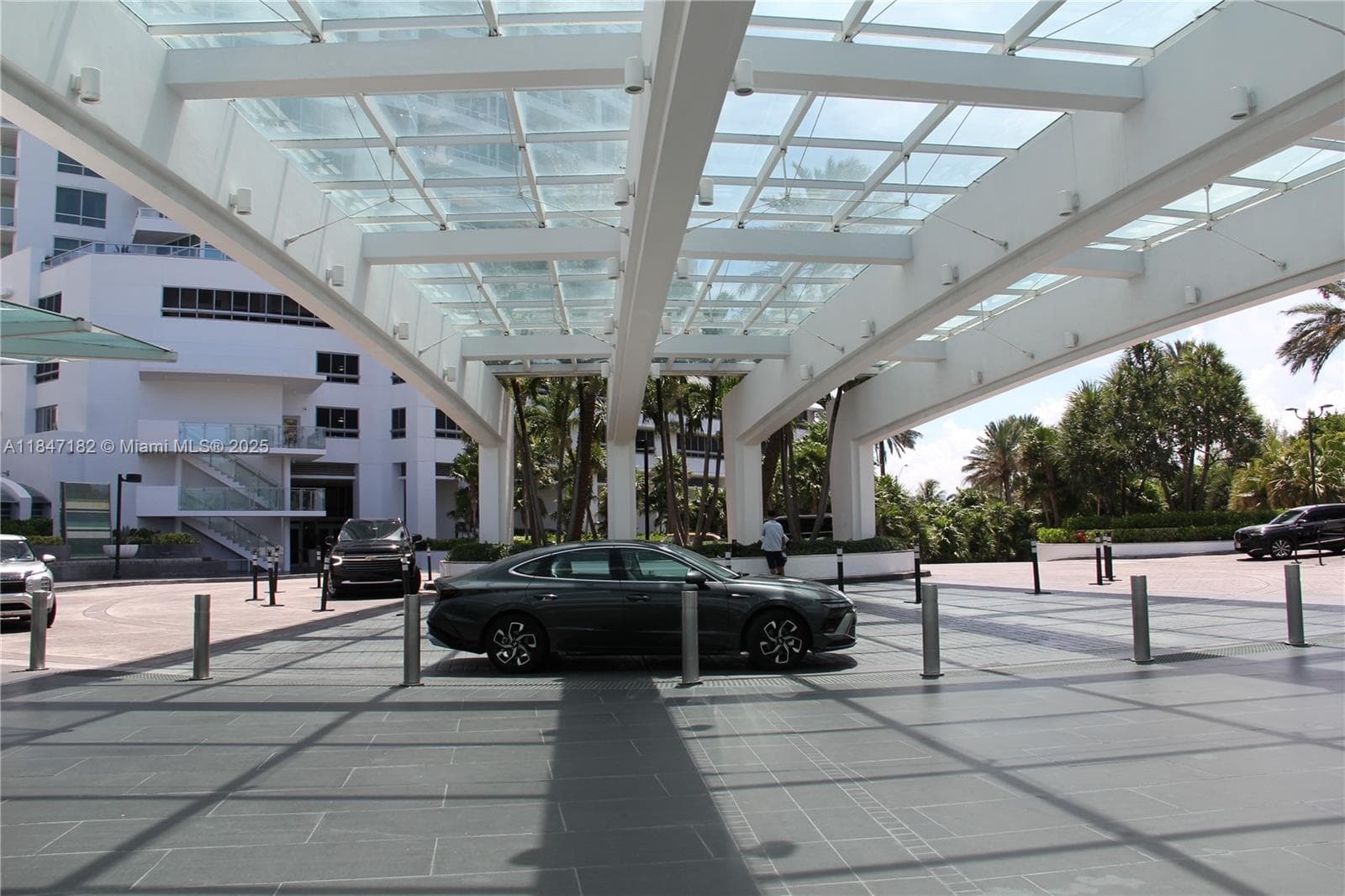 4401 Collins Ave, Miami Beach FL 33140 — 95