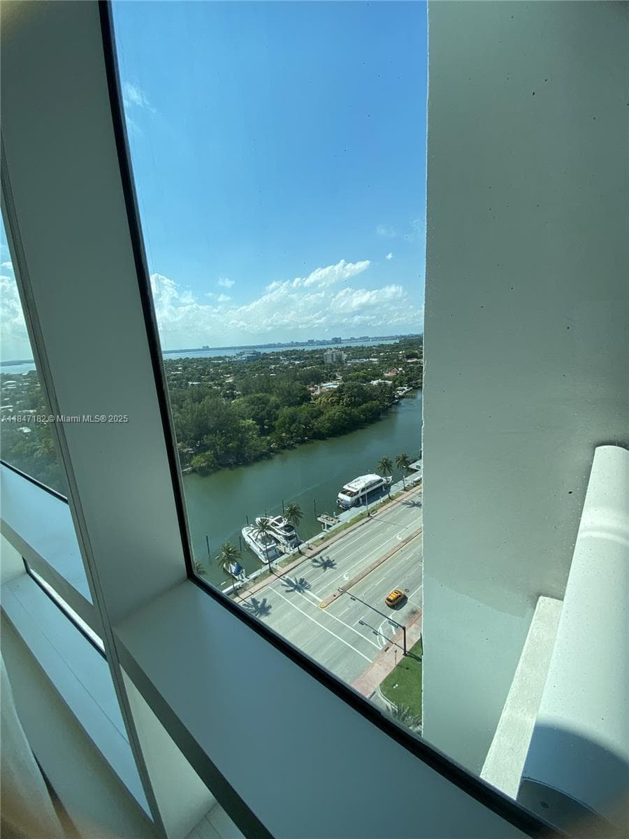 4401 Collins Ave, Miami Beach FL 33140 — 13