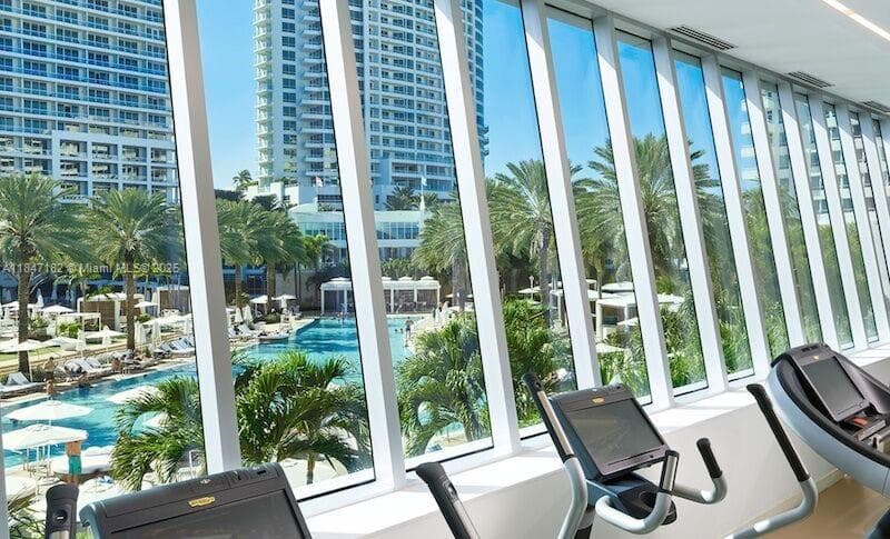 4401 Collins Ave, Miami Beach FL 33140 — 90