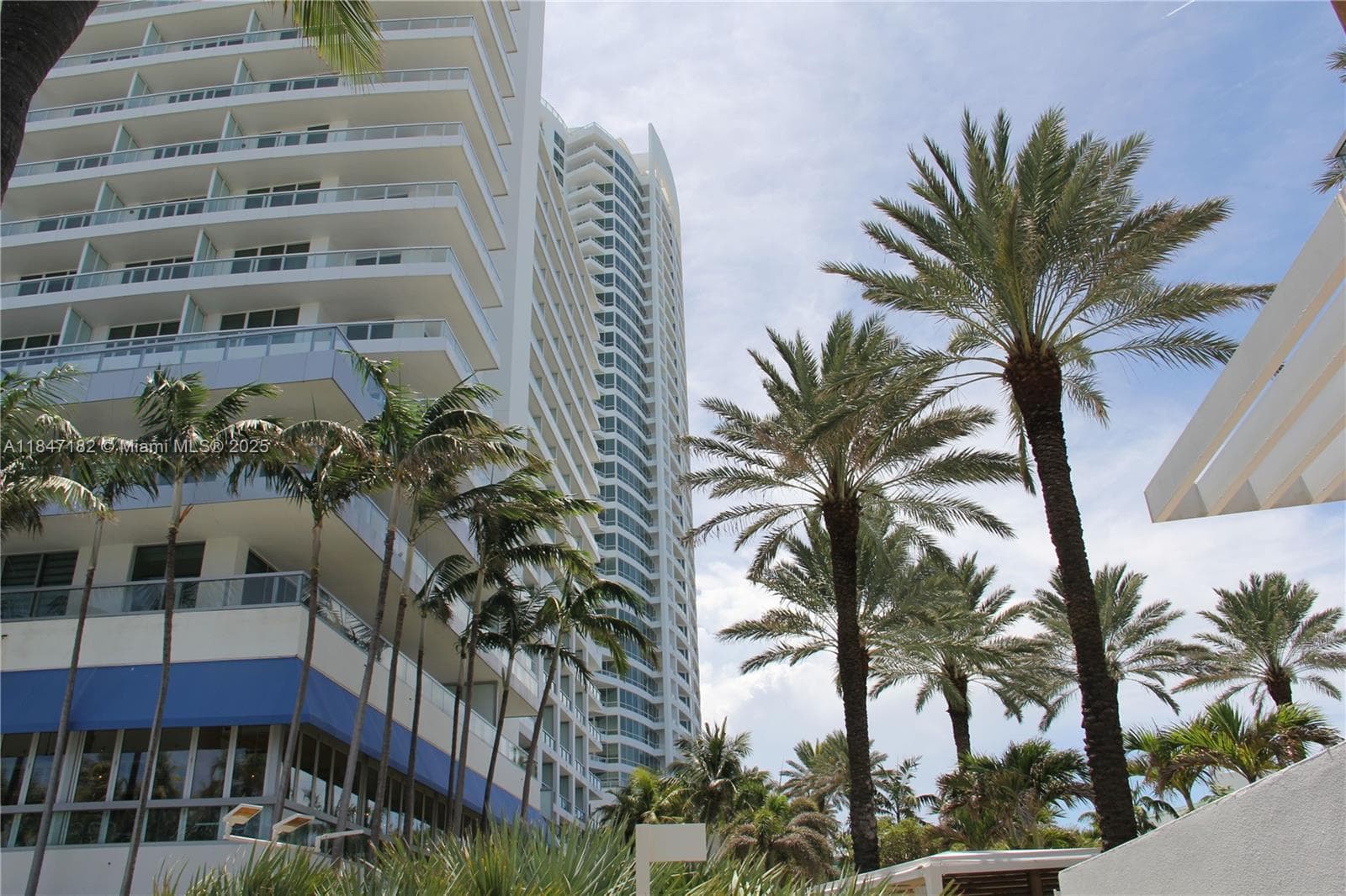 4401 Collins Ave, Miami Beach FL 33140 — 60