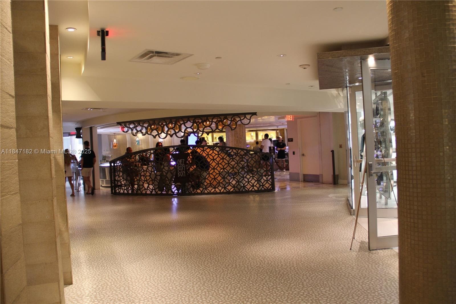 4401 Collins Ave, Miami Beach FL 33140 — 74
