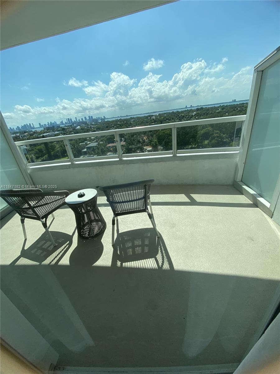 4401 Collins Ave, Miami Beach FL 33140 — 25