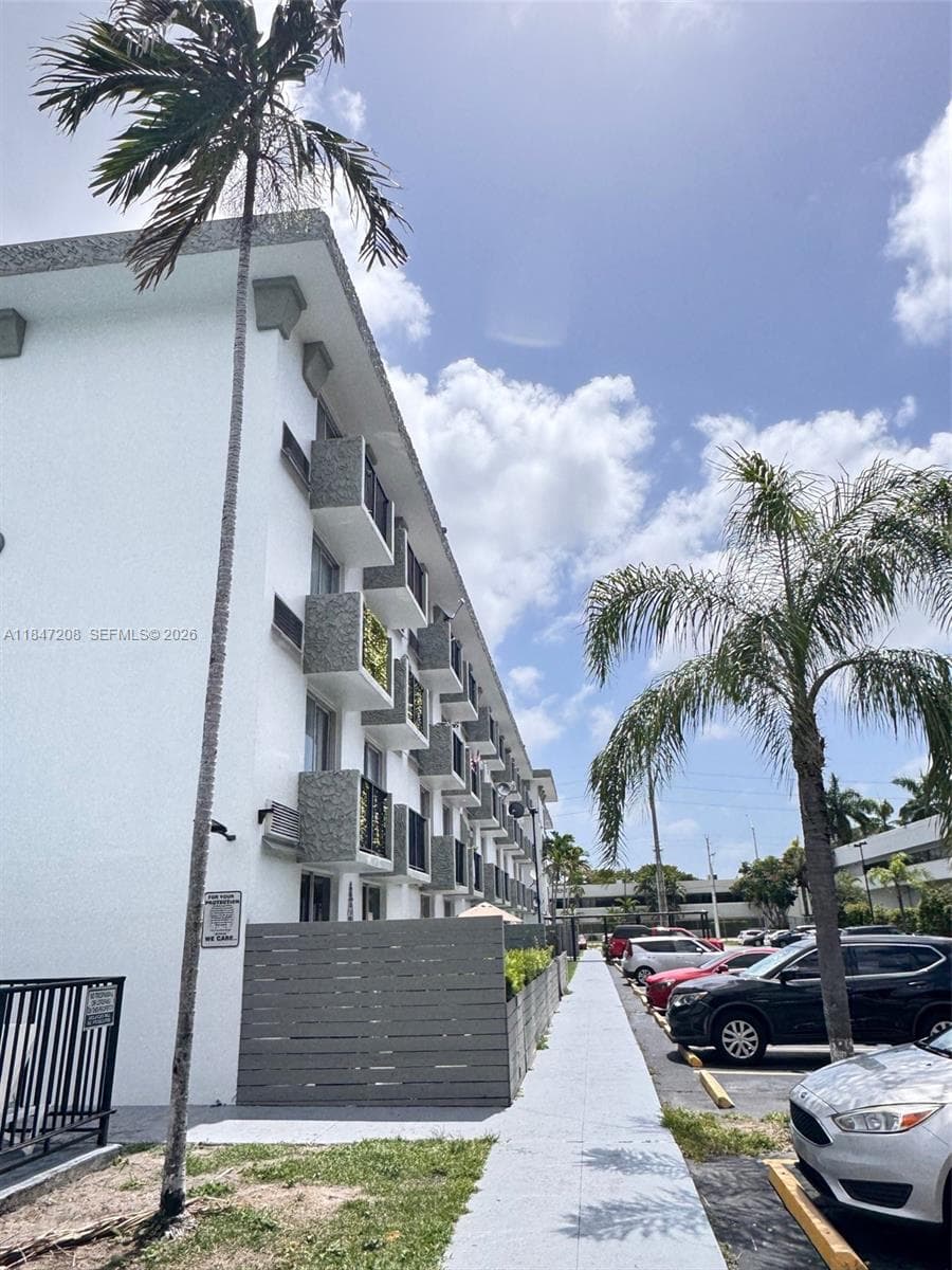16450 NW 2nd Ave # 207, Miami FL 33169 — 2