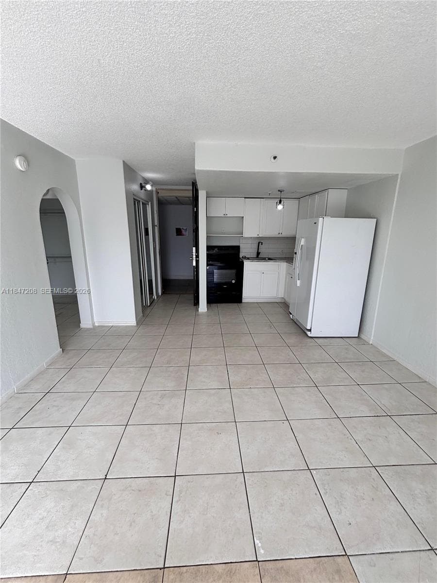 16450 NW 2nd Ave # 207, Miami FL 33169 — 18