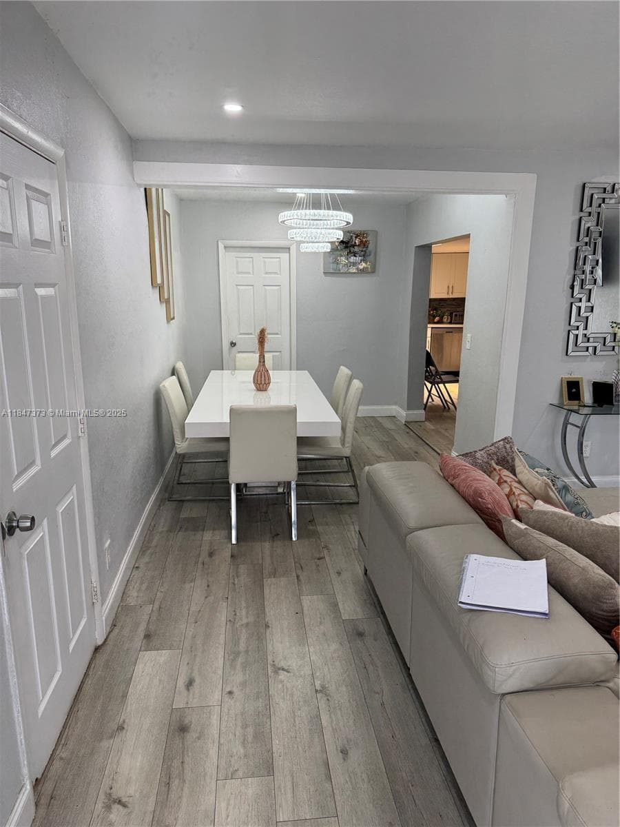 281 NE 169th St, North Miami Beach FL 33162 — 6