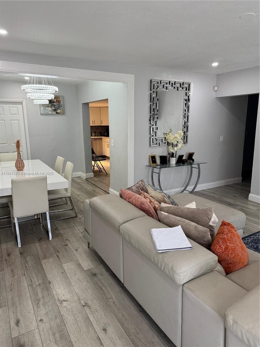 281 NE 169th St, North Miami Beach FL 33162 — 7