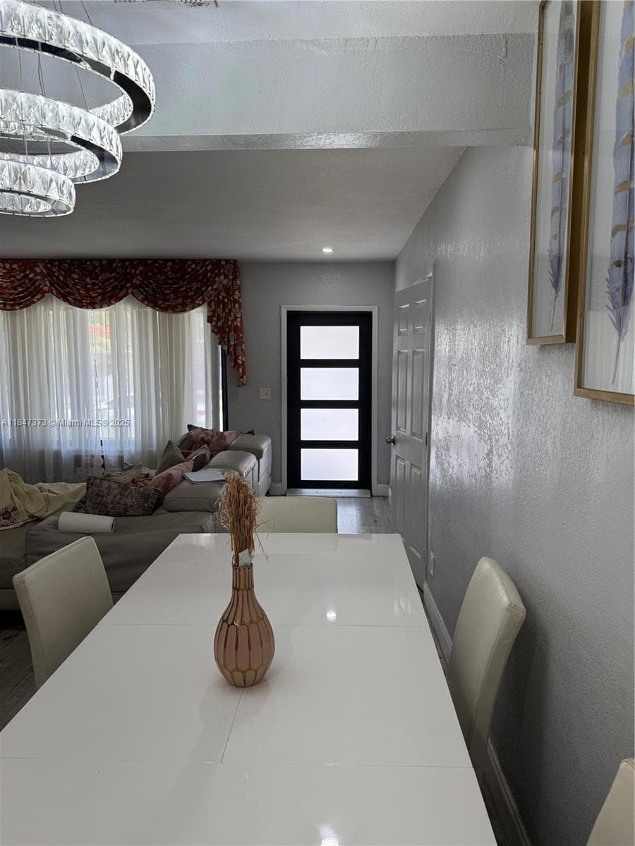 281 NE 169th St, North Miami Beach FL 33162 — 5