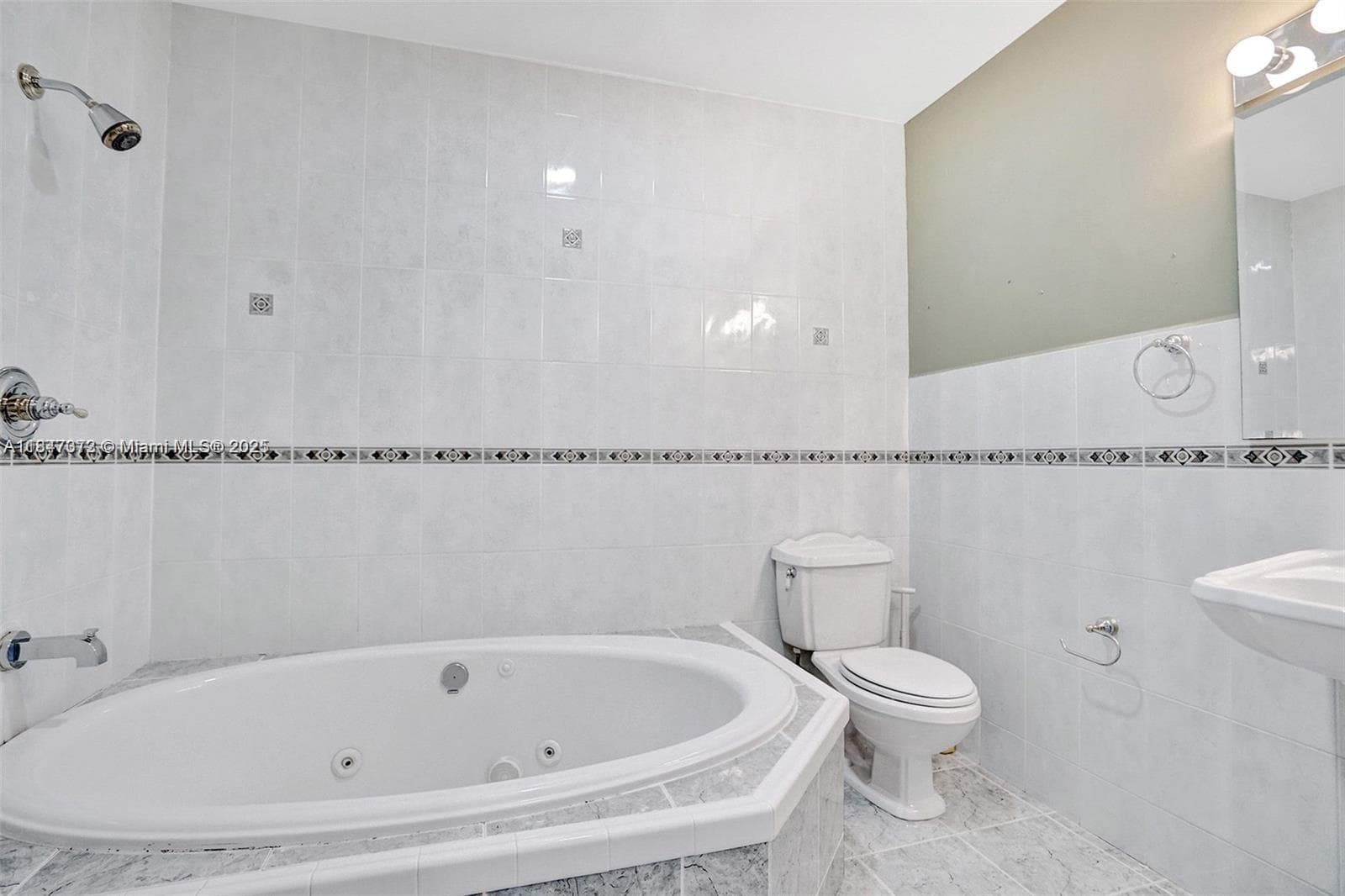 281 NE 169th St, North Miami Beach FL 33162 — 14