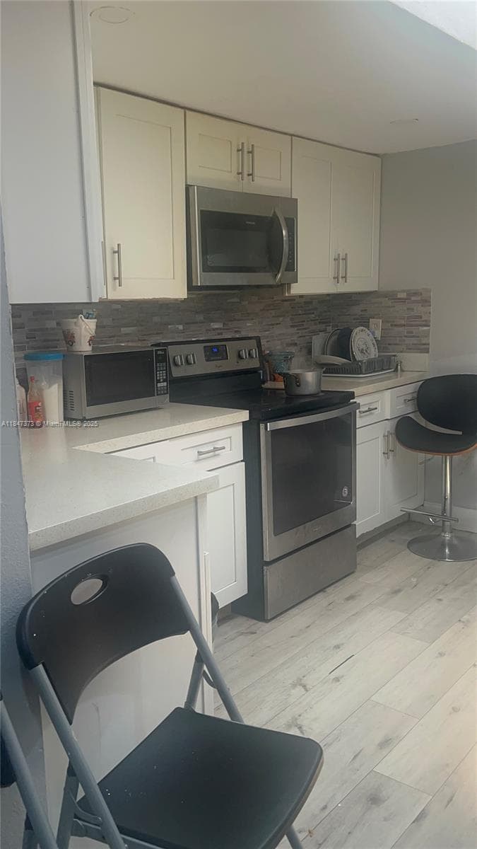 281 NE 169th St, North Miami Beach FL 33162 — 11