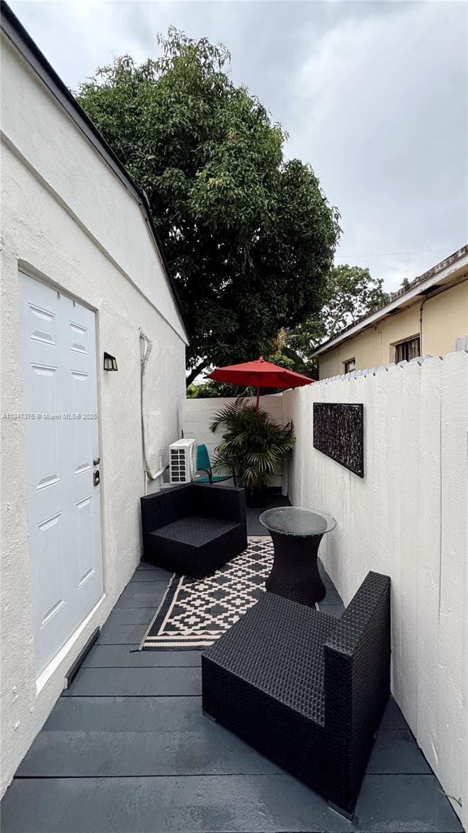 460 NW 109th St, Miami FL 33168 — 4