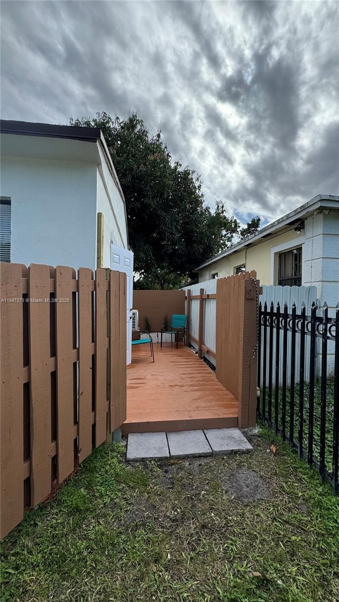 460 NW 109th St, Miami FL 33168 — 8