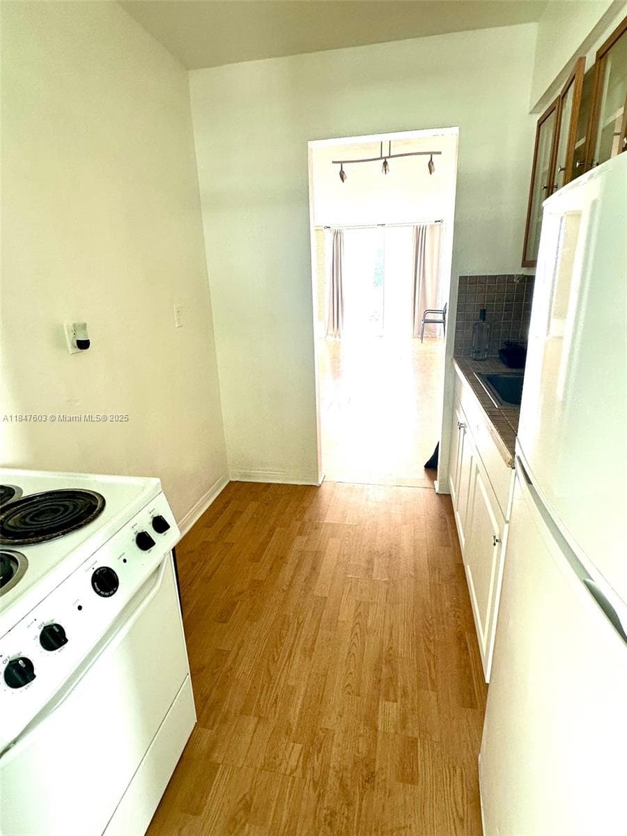 1400 Pennsylvania Ave # 33, Miami Beach FL 33139 — 7