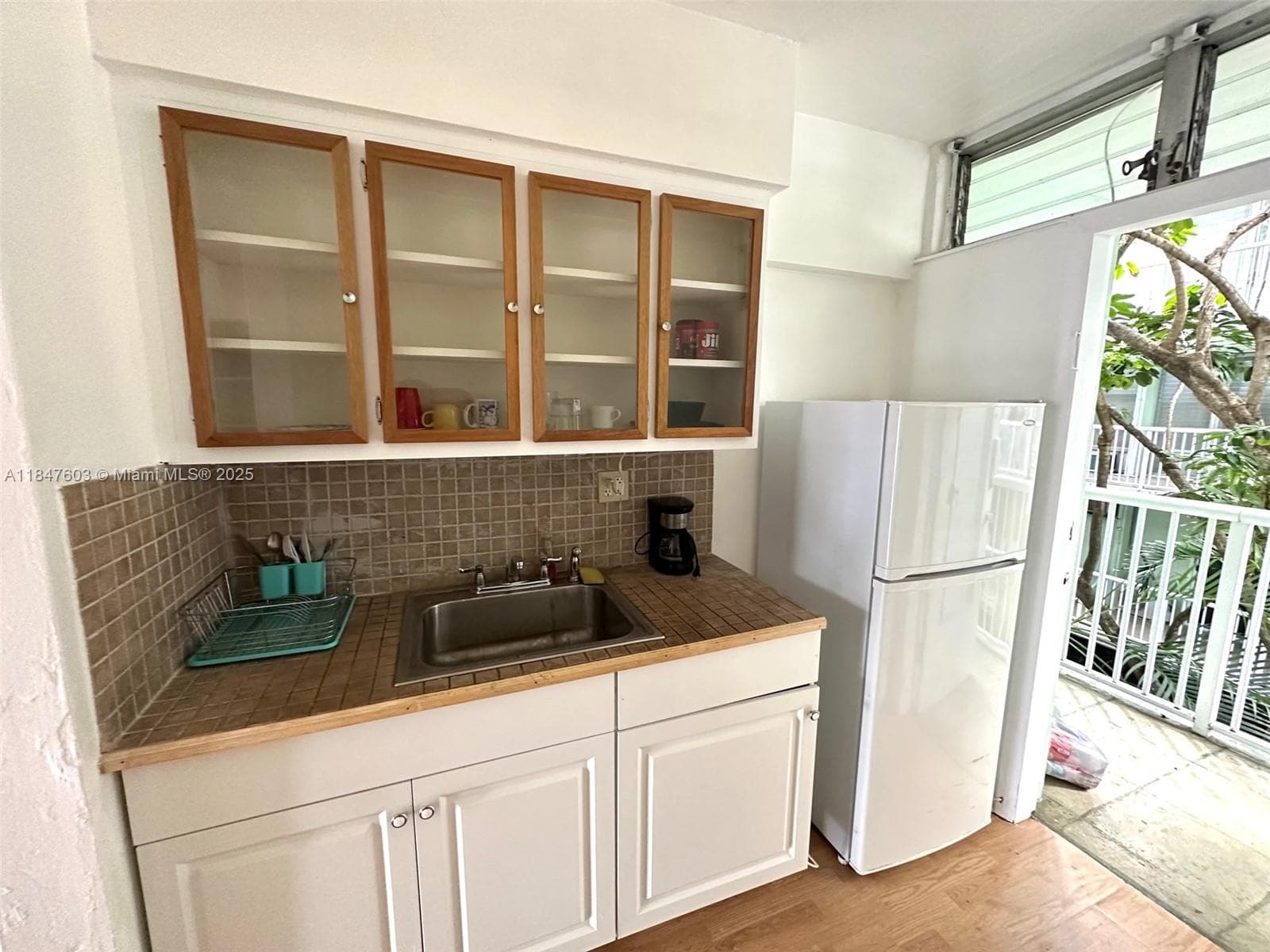 1400 Pennsylvania Ave # 33, Miami Beach FL 33139 — 3