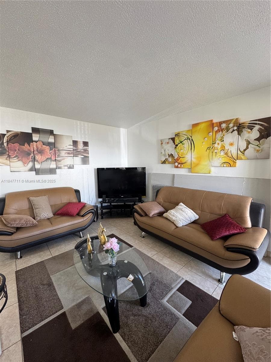 71 NW 76th St # 5, Miami FL 33150 — 6