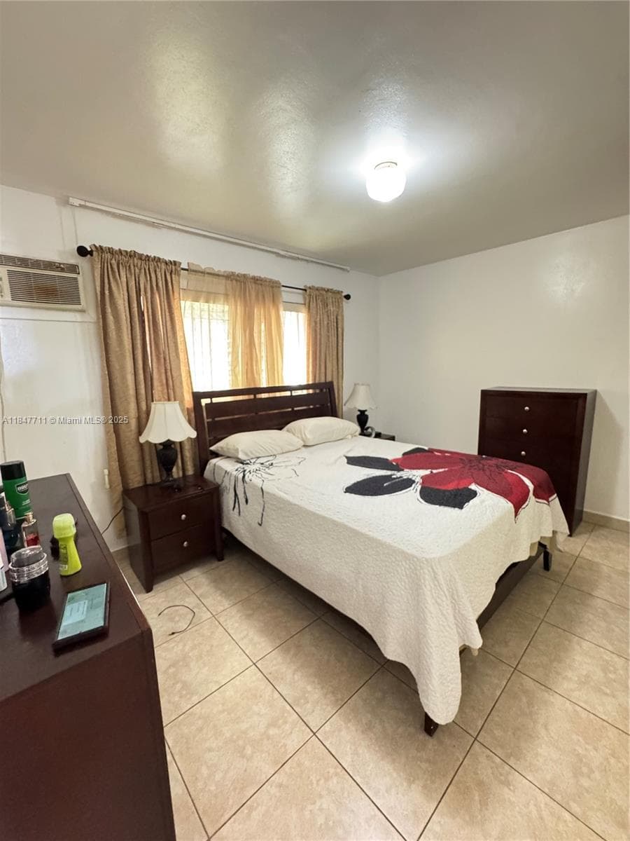 71 NW 76th St # 5, Miami FL 33150 — 12