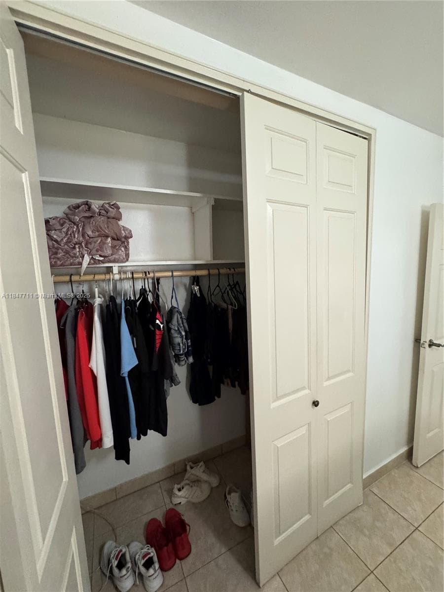 71 NW 76th St # 5, Miami FL 33150 — 14