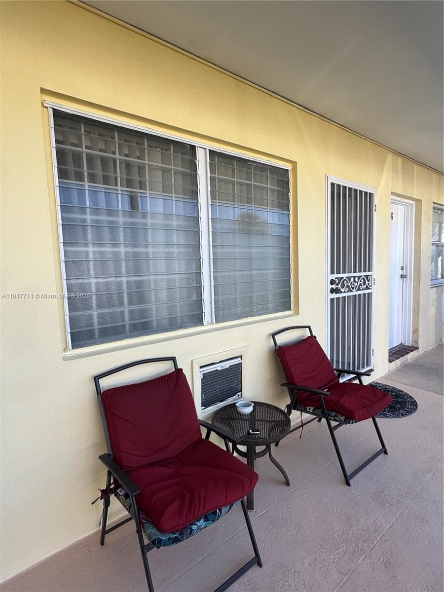 71 NW 76th St # 5, Miami FL 33150 — 15