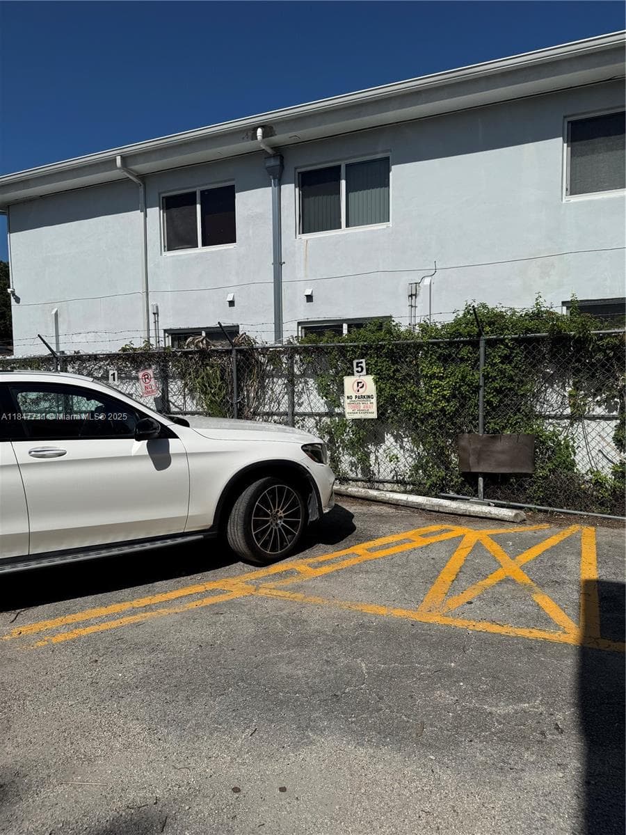 71 NW 76th St # 5, Miami FL 33150 — 19