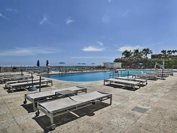 19201 Collins Ave # 733, Sunny Isles Beach FL 33160 — 11