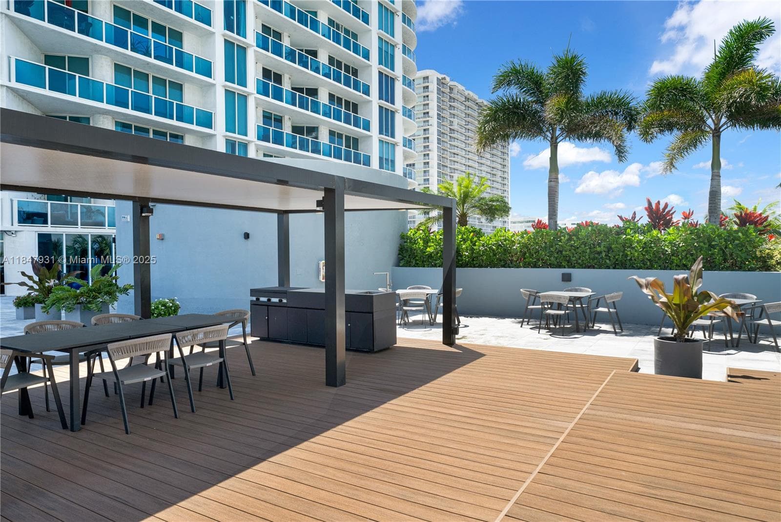 1881 79th St Cswy # 404, North Bay Village FL 33141 — 46