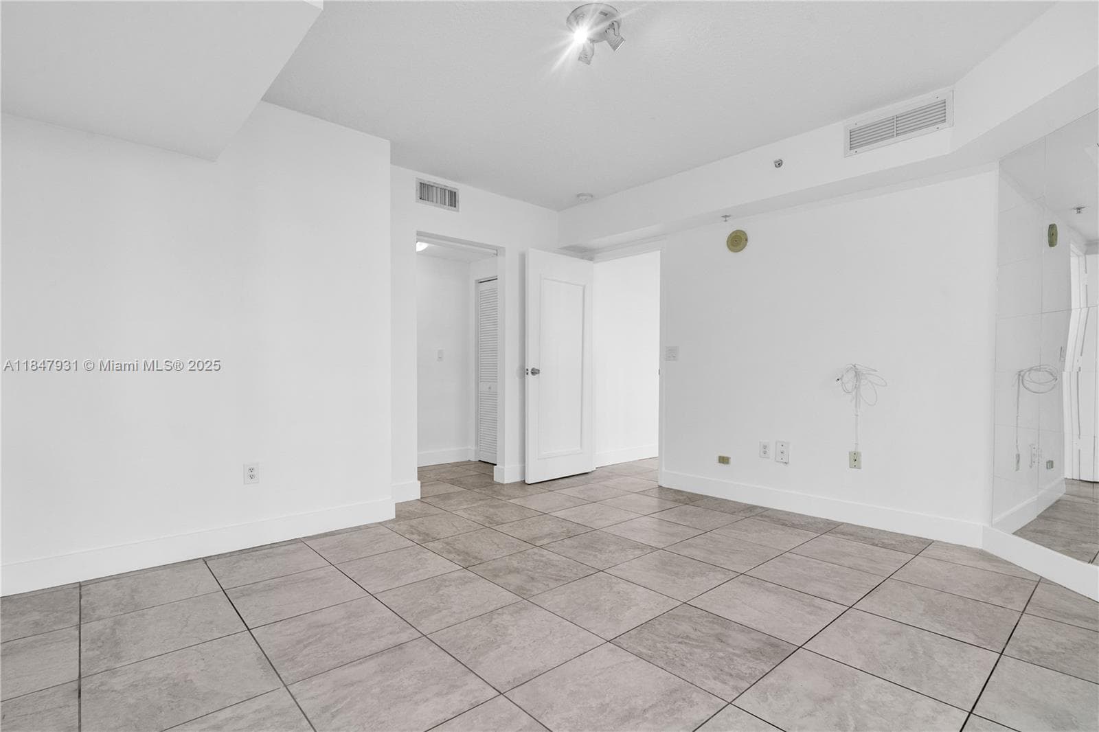 1881 79th St Cswy # 404, North Bay Village FL 33141 — 28