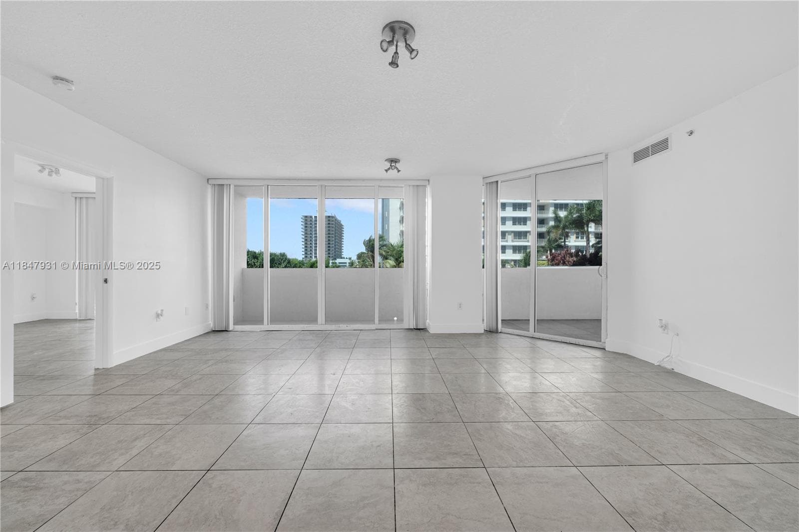 1881 79th St Cswy # 404, North Bay Village FL 33141 — 14
