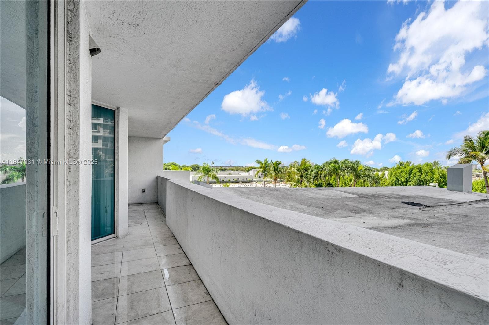 1881 79th St Cswy # 404, North Bay Village FL 33141 — 25