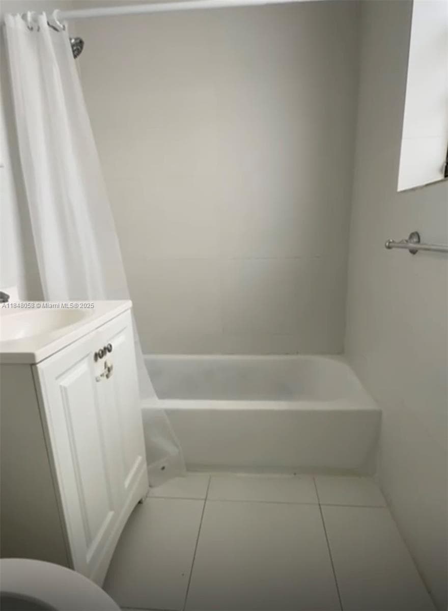 1611 Pennsylvania # 12A, Miami Beach FL 33139 — 2