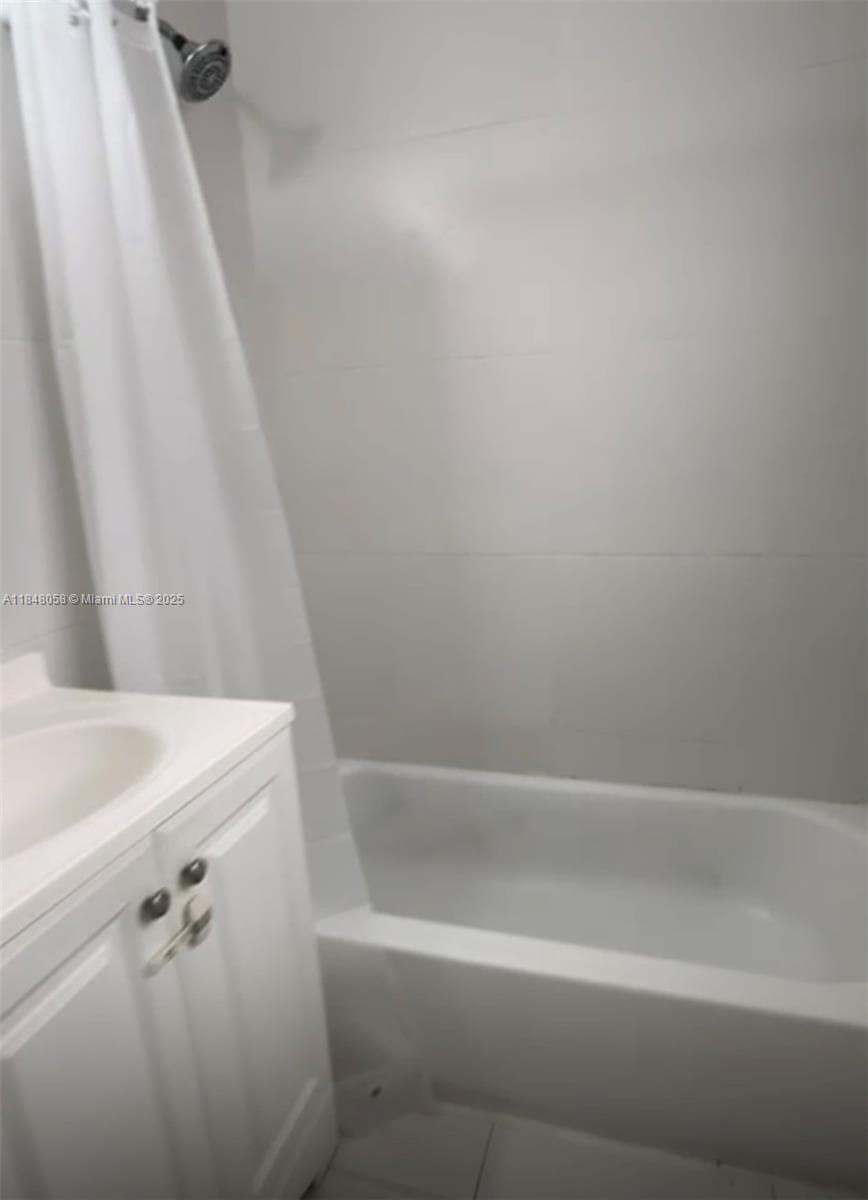 1611 Pennsylvania # 12A, Miami Beach FL 33139 — 3