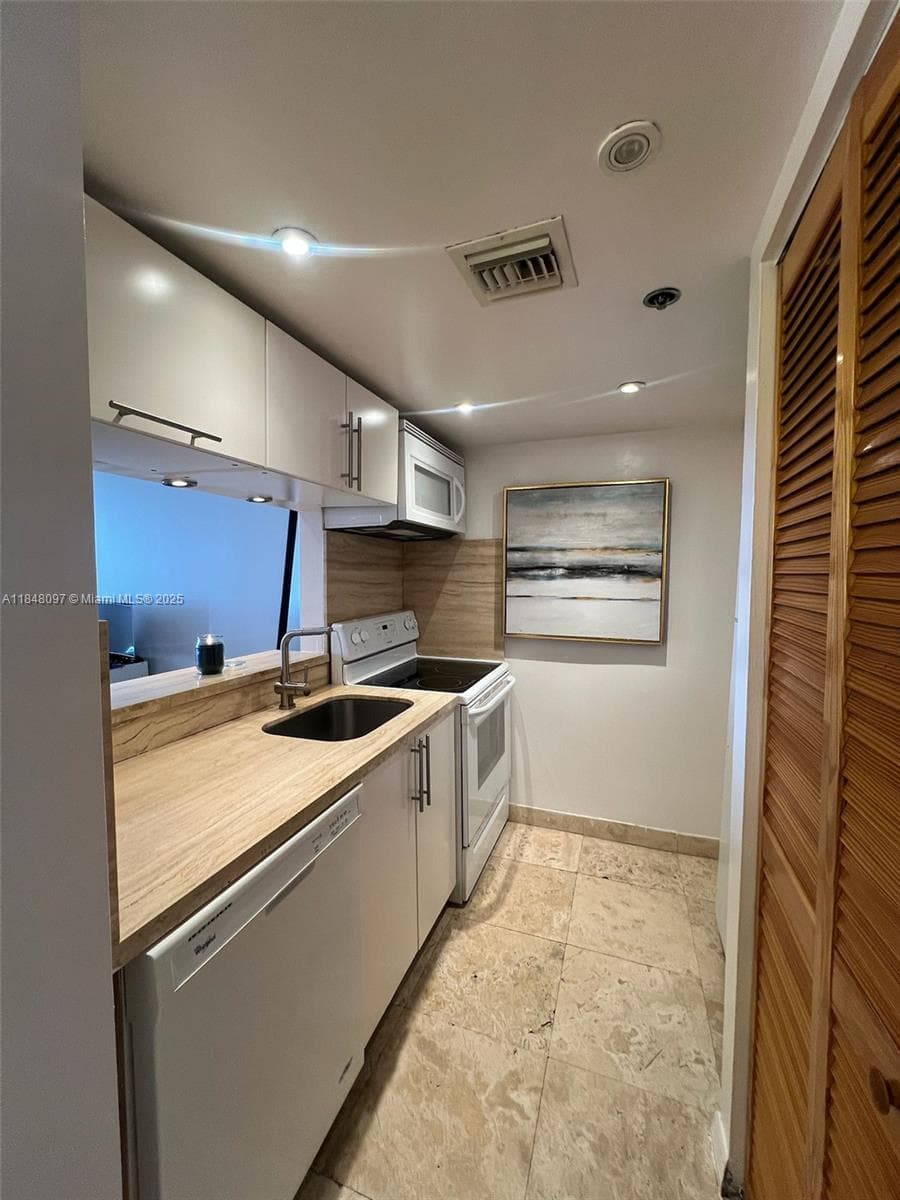 540 Brickell Key Dr # 1524, Miami FL 33131 — 6