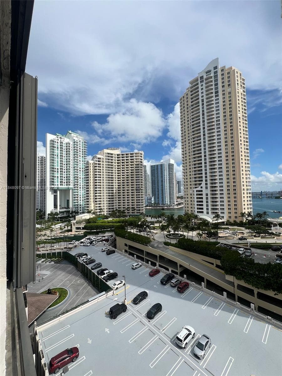 540 Brickell Key Dr # 1524, Miami FL 33131 — 13