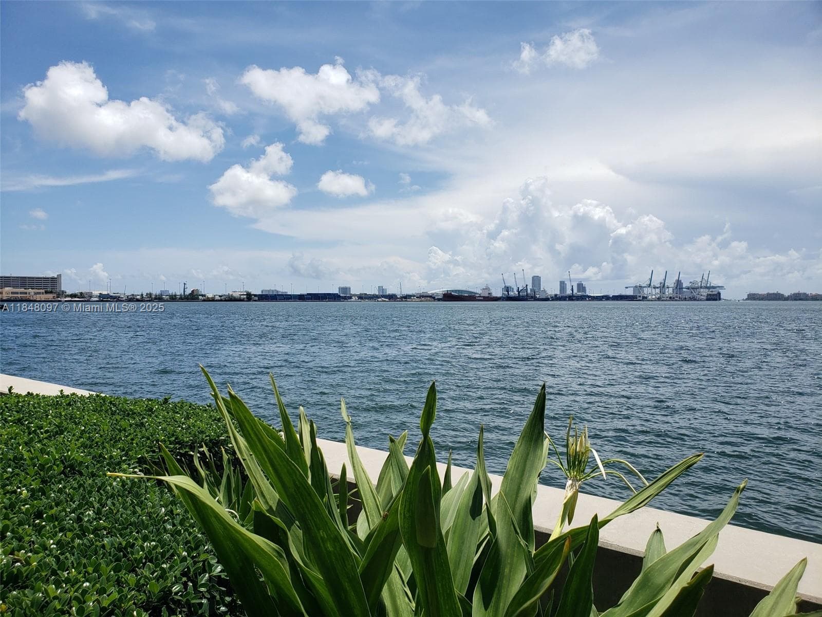 540 Brickell Key Dr # 1524, Miami FL 33131 — 43