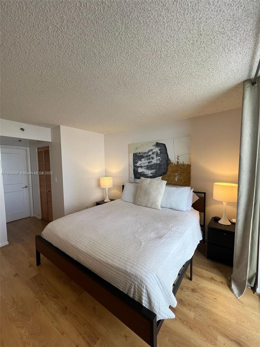 540 Brickell Key Dr # 1524, Miami FL 33131 — 16