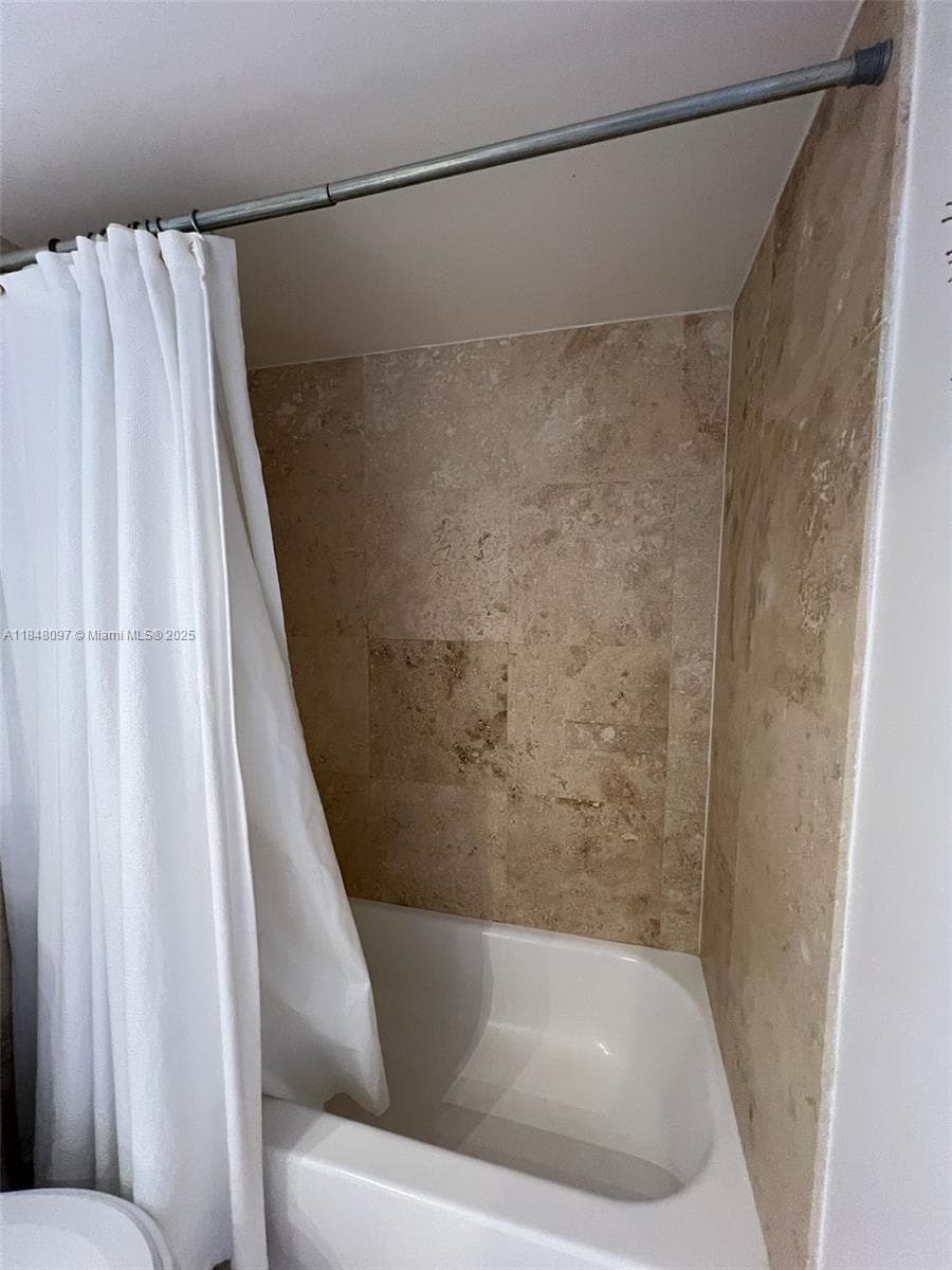 540 Brickell Key Dr # 1524, Miami FL 33131 — 26