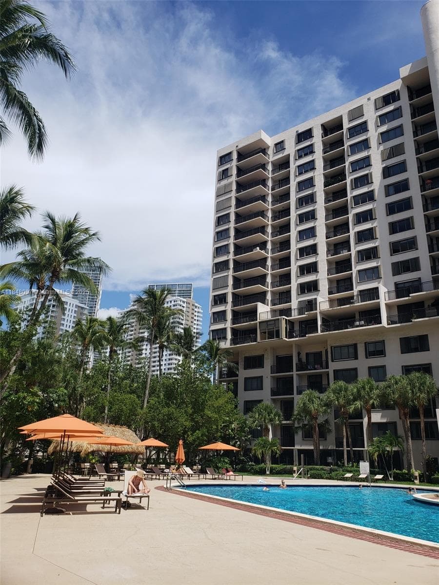 540 Brickell Key Dr # 1524, Miami FL 33131 — 36