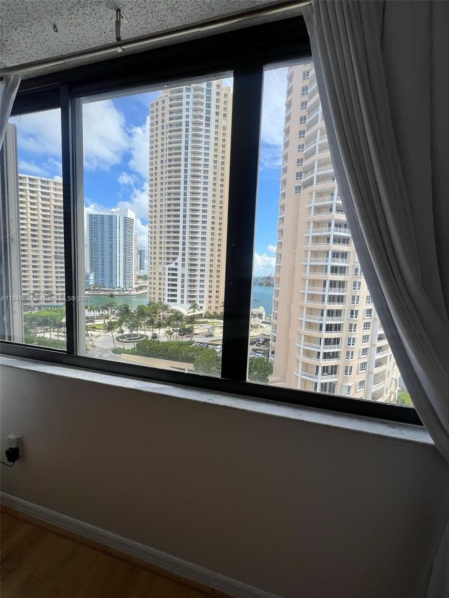540 Brickell Key Dr # 1524, Miami FL 33131 — 9
