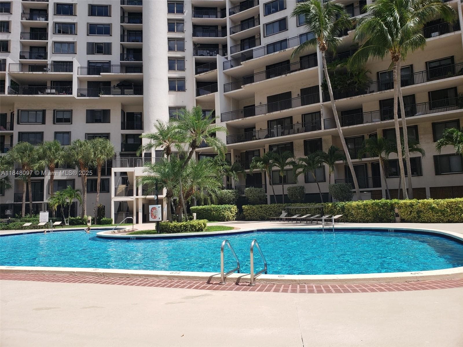 540 Brickell Key Dr # 1524, Miami FL 33131 — 37