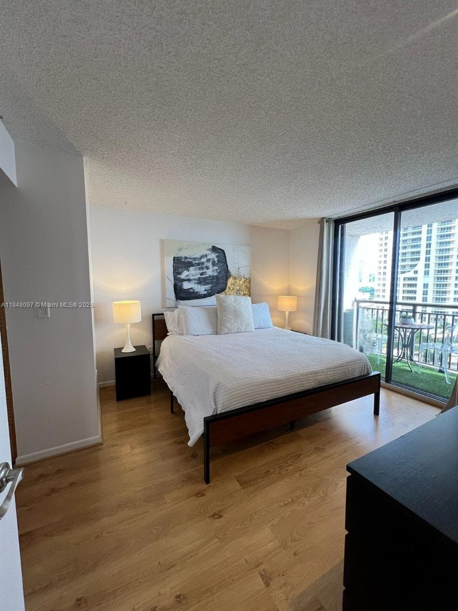 540 Brickell Key Dr # 1524, Miami FL 33131 — 19
