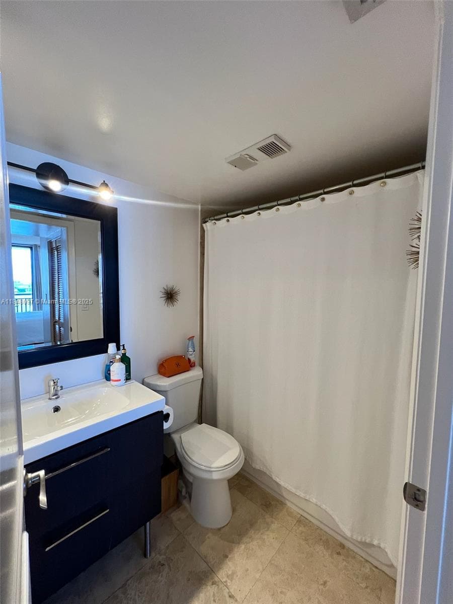 540 Brickell Key Dr # 1524, Miami FL 33131 — 25