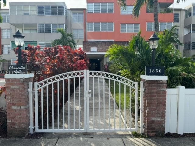 1850 NE 169th St # 308, North Miami Beach FL 33162 — 2