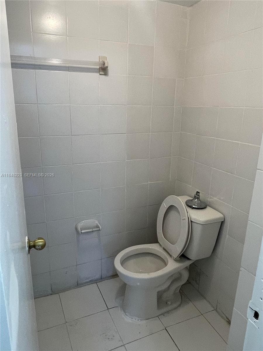 1325 W 68th St # 221, Hialeah FL 33014 — 12