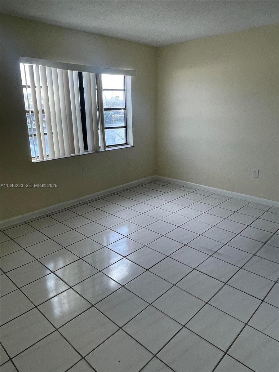 1325 W 68th St # 221, Hialeah FL 33014 — 10